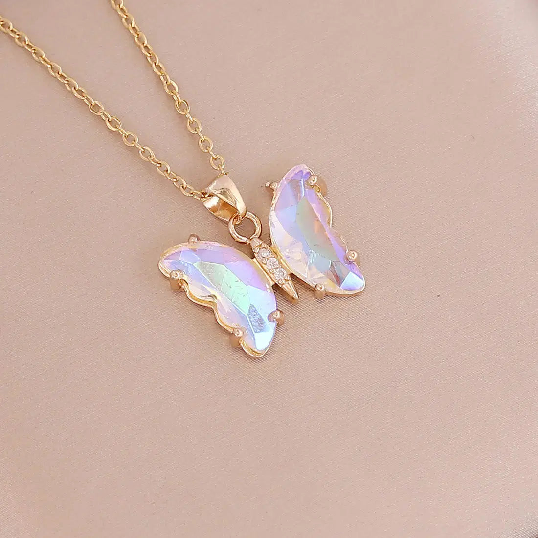 Revamp of Fashionable Personality: Gradient Butterfly Pendant Necklace for Women